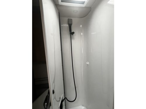 LMC Tracer A 690 Automaat Teilintegriert | Tempomat | Markise | R&uuml;ckfahrkamera | Dusche | Toilette |4 Schlafpl&auml;tze | Foto: 17