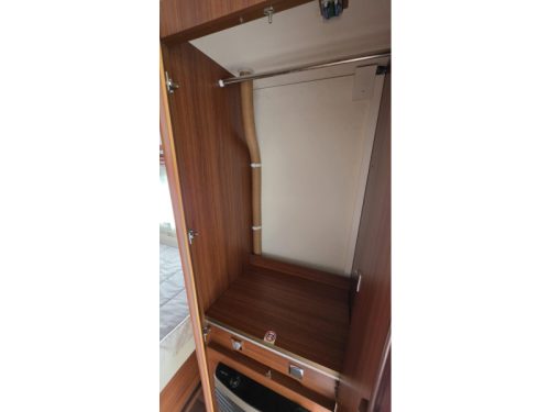 Tabbert Puccini 480 TD leveller system mover photo: 11