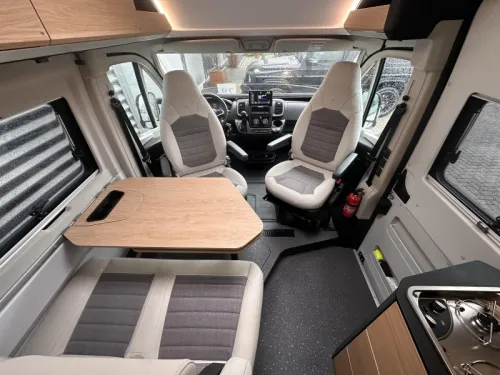Adria Twin 640 SGX 140PK Automaat Trekhaak  Foto: 16