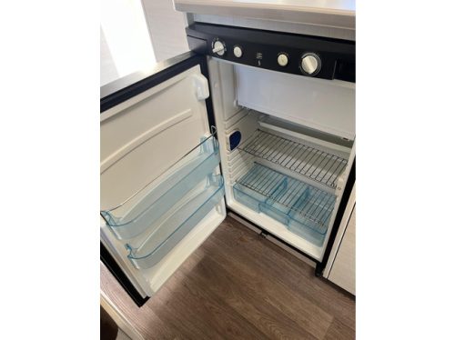 Caravelair Antares 476 Family Litera | Portabicicletas | Avance | TV | Cama francesa | Asiento de tren | Mosquitera foto: 17