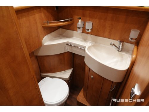 Carthago CHIC C-LINE i 4.9 5 persons 150Pk | Single beds | Roof air conditioning photo: 14