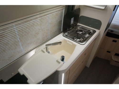 Eura Mobil Van 635 HB Aufstelldach - el. Hubbett 1. Besitzer Foto: 15