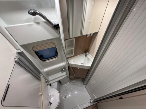 Malibu Van First Class Two Rooms 640 LE RB Charming GT Skyview Foto: 8