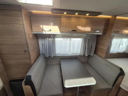 Weinsberg CaraOne Edition HOT 500 FDK Bunk bed photo: 8