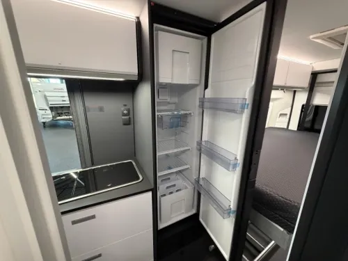 Adria Twin Sports 640 SGX pop-top roof / automatic photo: 15