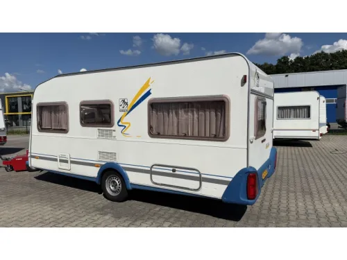 Knaus Blue Line 450 TF franz&ouml;sisches Bett Rundsitzgruppe Toilette Foto: 13