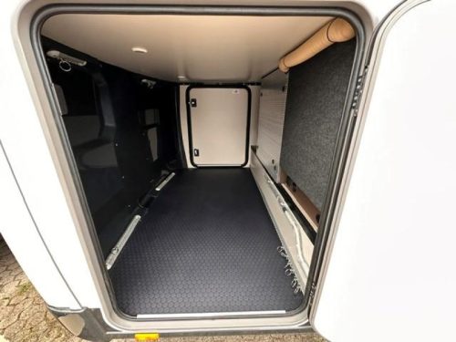 B&uuml;rstner Signature SFT 7.4 CAMPER VAN HET JAAR!  foto: 4