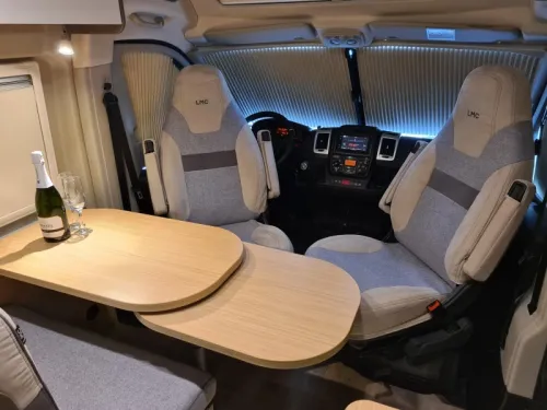 LMC Innovan 600 Skyroof - mid-Sept/Oct photo: 12