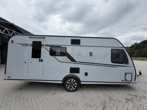 Knaus Sudwind Black Selection 540 FDK Etagenbett / Franz&ouml;sisches Bett Foto: 2
