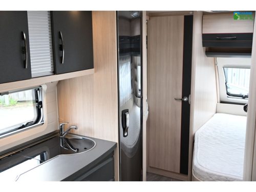 Hobby De Luxe 460UFe photo: 6
