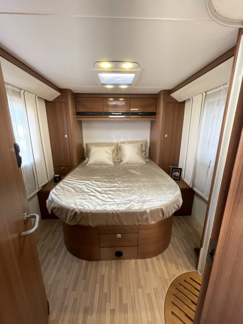 LMC Cruiser T 722 QUEENSBED+RONDZIT LEVELSYSTEEM AUTOMAAT photo: 2