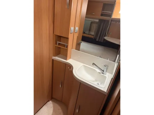 Knaus Sport 500 FDK CAMA LITERA CAMA FIJA ASIENTO foto: 18