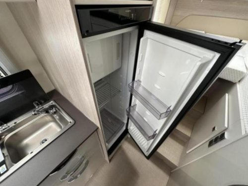 B&uuml;rstner Nexxo Van T 690 G LENGTE BEDDEN + 3.650 KG. photo: 9