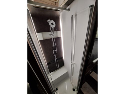 Adria Coral MB Supreme 670 DL Foto: 17