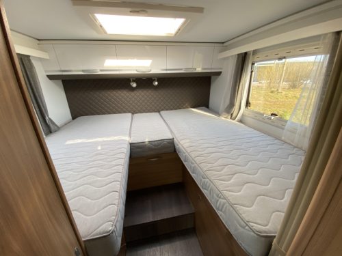 Adria Matrix Plus 670 DL SINGLE BEDS+LIFT BED photo: 8