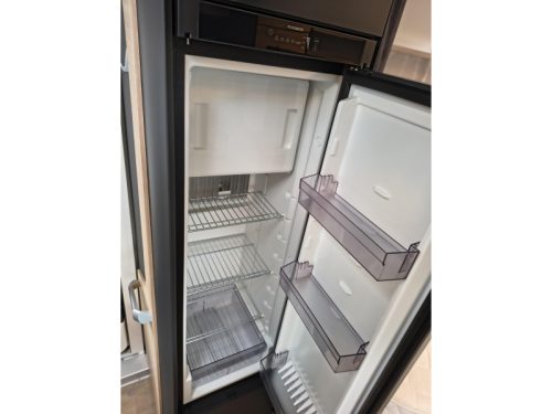 Hobby Optima De Luxe 70 F -Automaat-badkamer achter  foto: 8