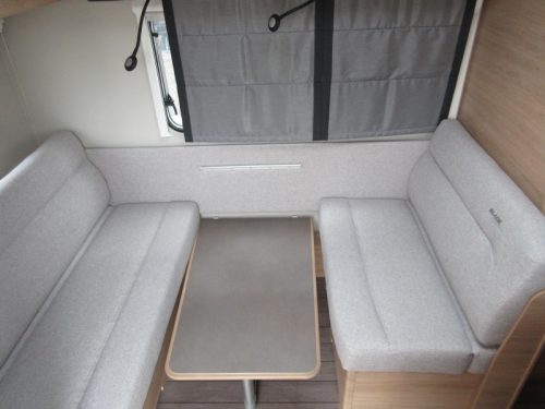 Knaus Sudwind Black Selection 420 QD COMPACT AND LARGE KITCHEN! photo: 5