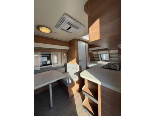 Hobby De Luxe 440 SF Incl. Airco en Voortent  foto: 11