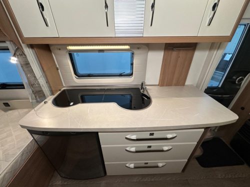 Hobby De Luxe 440 SF Foto: 14