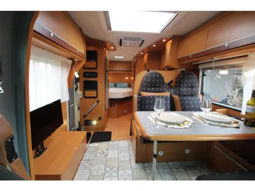 Dethleffs Esprit 6844 RT French bed photo: 6