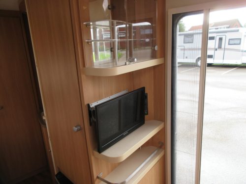 Knaus Sudwind 450 FU MOVER UND VORZELT Foto: 14