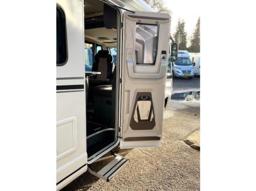 Knaus 2027 LIVE i700 MEG New & all EXTRAS! photo: 21