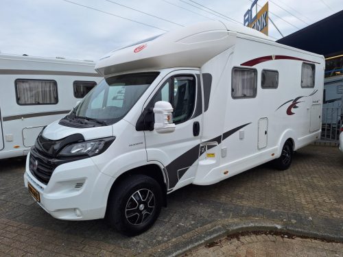 Eura Mobil Profila RS 720 QB FIXED BED+POP-TOP ROOF  photo: 11