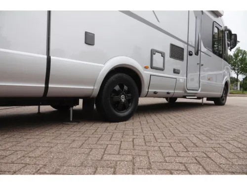 Hymer B ML I 790 Einzigartige Raumaufteilung Foto: 7