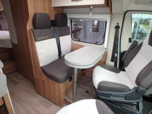 Weinsberg CaraBus 630 ME Edition Fire  Foto: 12