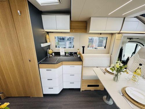 Adria Matrix Plus 670 DL Automaat Lithium Airco photo: 14