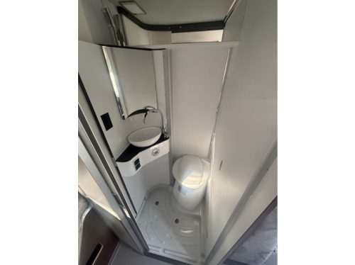 P&ouml;ssl Summit Prime 540 skyroof 9 speed automatic Euro 6 transverse bed navi camera remis plisse flyscreen bicycle rack alloy wheels climate ctr cruise ctr photo: 17