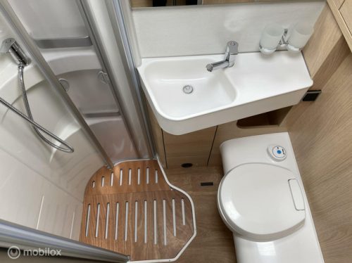 Hymer B-MCT 600 White-line Mercedes B-MCT 600 White-line Single beds, Electric Pop-up bed(!!), XXL Garage and Packed with Extras! photo: 15