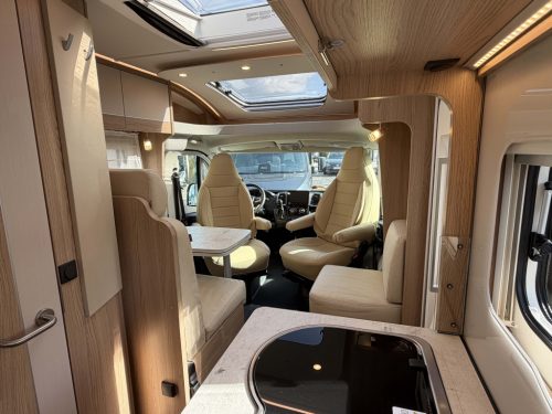 LMC Cruiser V646 photo: 24