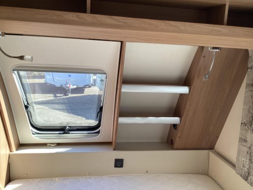Hobby De Luxe 460 UFE omnistor photo: 16