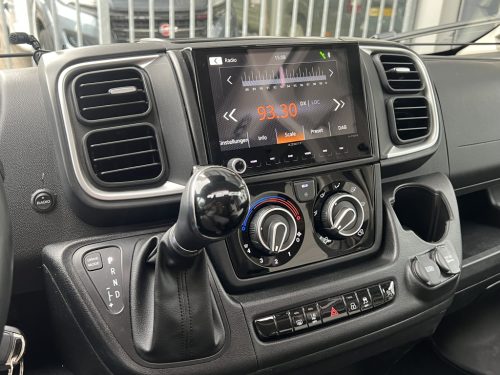 Sunlight T68 ADVENTURE EDITION SINGLE BEDS+POP-TOP ROOF 9-TR AUTO photo: 15