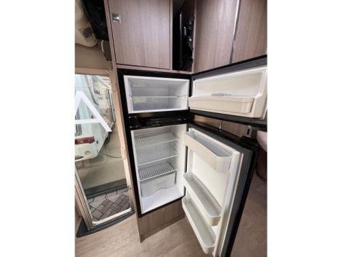 Chausson Titanium 718 XLB Queensbed photo: 15