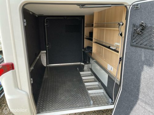 Hymer B-MCT 600 White-line Mercedes B-MCT 600 White-line Single beds, Electric Pop-up bed(!!), XXL Garage and Packed with Extras! photo: 14
