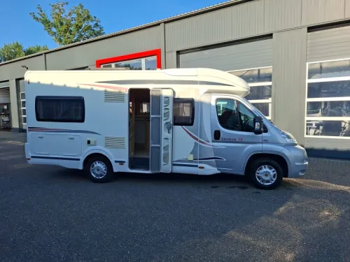 Challenger Genesis 38 complete and spacious Motorhome  photo: 14