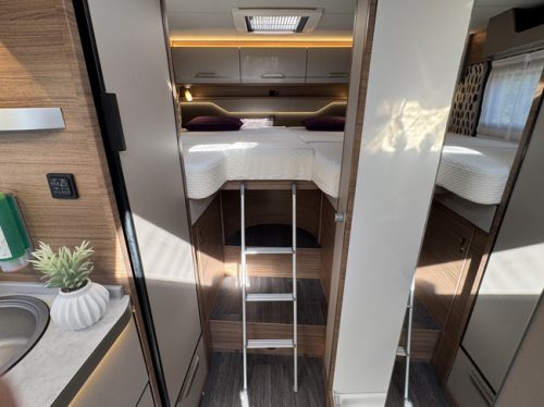 Knaus Van TI Vansation 650 MEG AUTOMAAT 9-Traps 180 pk Euro6 Fiat Ducato 8 **Einzelbetten/Satelliten-TV/Navi/Kamera/Lithium/Anh&auml;ngerkupplung/T Foto: 19