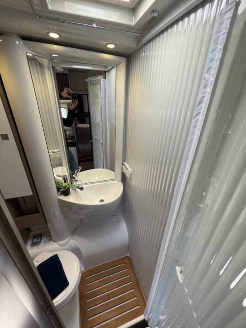 Hymer Etrusco T7300 SB EINZELBETTEN + HUBBETT FAHRRADTR&Auml;GER LIFT Foto: 10