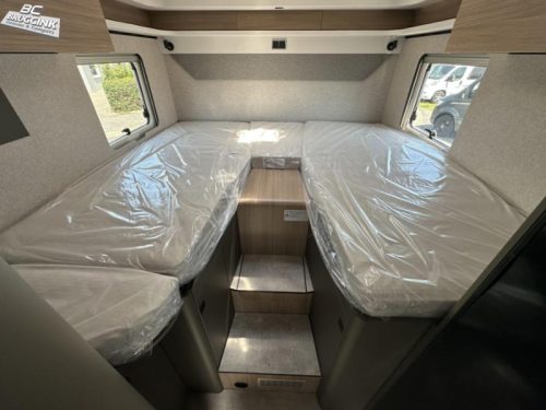 Hymer GT-S 600 XL Bed photo: 11