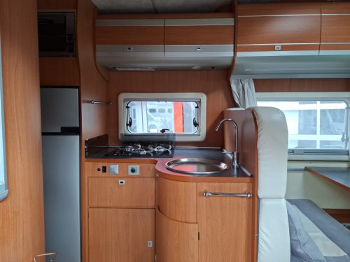 Giottiline Therry 45 T luxuri&ouml;ses und ger&auml;umiges Alkoven-Wohnmobil f&uuml;r 5 Personen Foto: 8