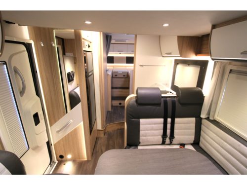 Sunlight T 68 Adventure Edition Single Beds / Drop-down bed photo: 8
