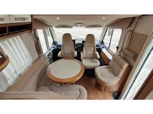 Hymer B 588 Airco / single beds/ E&P  photo: 6