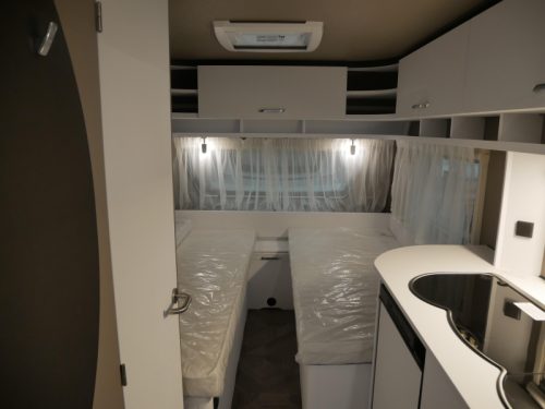 Dethleffs C'Go 475 EL FREE mover and awning photo: 7