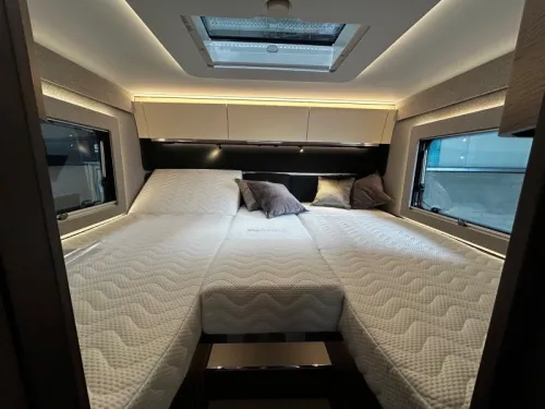 Adria Supersonic 780 SL 360 gr cam, liner seats photo: 22