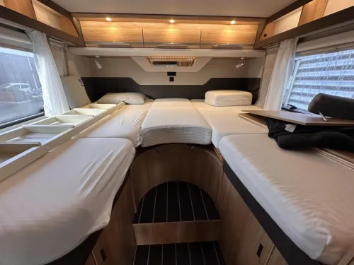 Knaus Sky Wave 60 Years 650 MEG Fiat 140PK L&auml;ngsbetten Foto: 11