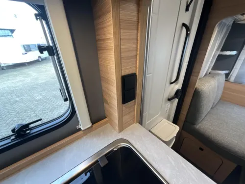 Dethleffs Summer Edition 460 EL SINGLE BEDS-XL REFRIGERATOR photo: 13