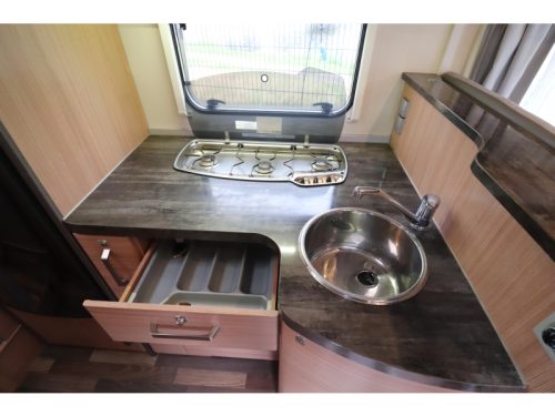 Knaus Sky Wave 700 MEG 4-Berths/Single beds photo: 16