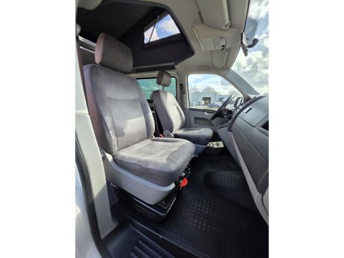 Volkswagen T5 2 TDI 4 berths Pop-top roof 2014  photo: 18